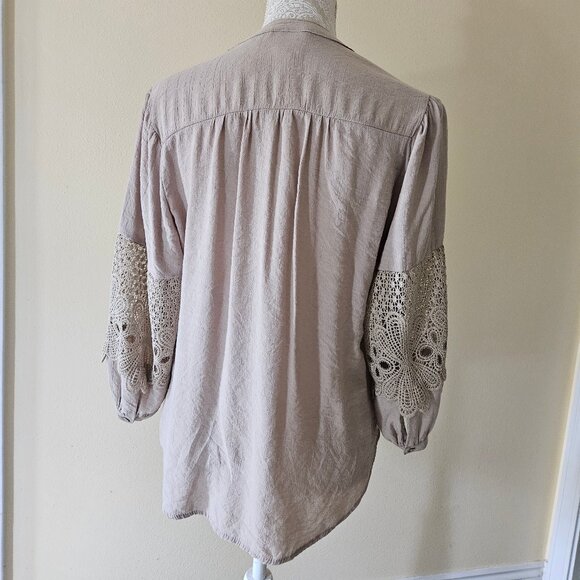 Fig and Flower Taupe Boho 3/4 Sleeve Button down Shirt Top Size M - Picture 2 of 5
